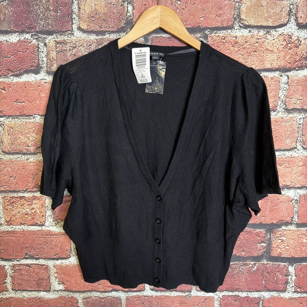 NWT Torrid Size 2 Cardigan Sweater Black Crop Button Short Sleeve Plus Size